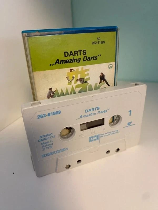🌂 Darts – The Amazing Darts – photo 2